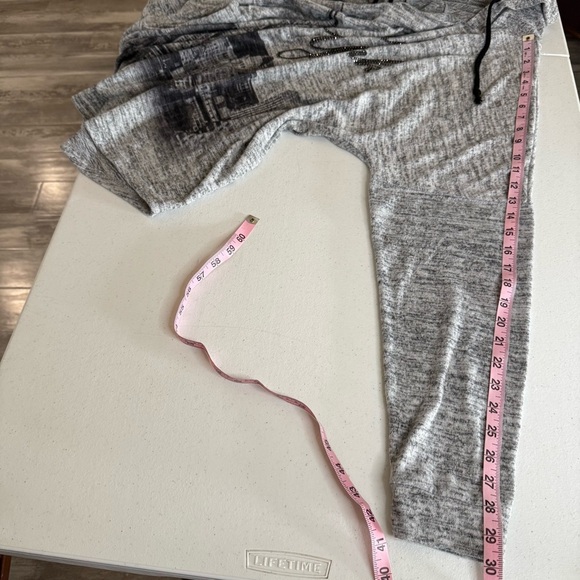 Sweet Gisele New York City Hoodie Embellished Letters Grey/Black Women’s Size XL - Picture 6 of 9